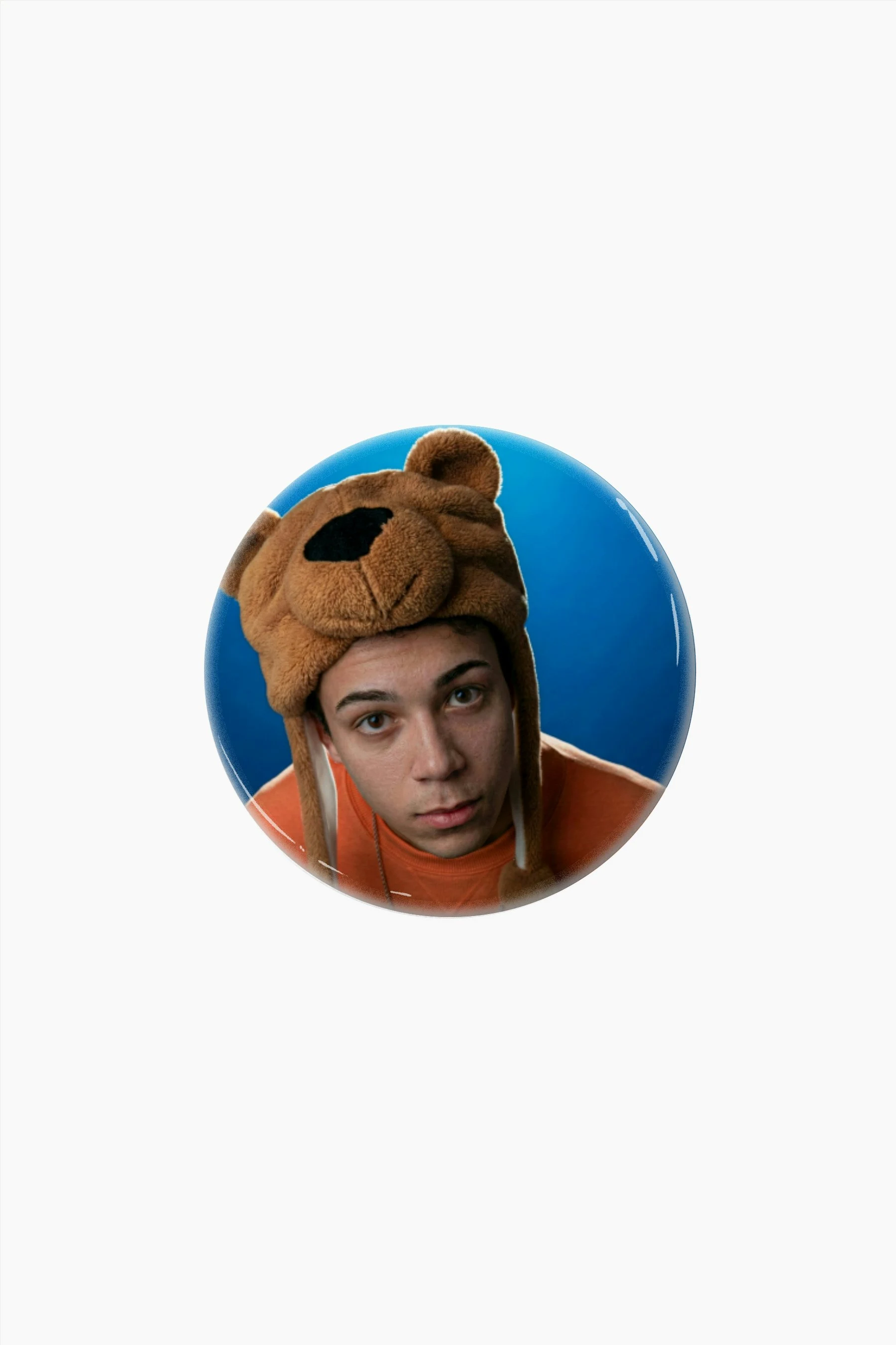 Botton colecionável inspirado na touca de urso de Bryan Haller